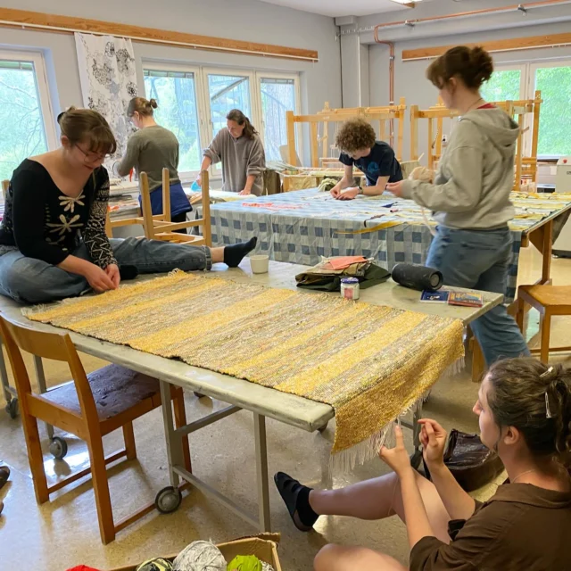 Myller i textilen 🫶🏻

#hellidensfolkhögskola #konsthantverk